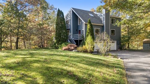 26 Seasons Ln, Londonderry, NH, 03053-2962 | Card Image
