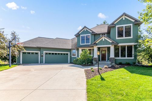 11388 Avery Dr, Inver Grove Heights, MN, 55077-5482 | Card Image