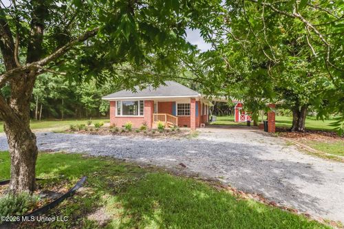 410 N Seal Ave, Long Beach, MS, 39560-4041 | Card Image