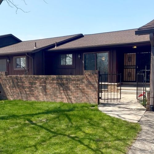 26433 Summerdale Dr, Southfield, MI, 48033-2236 | Card Image