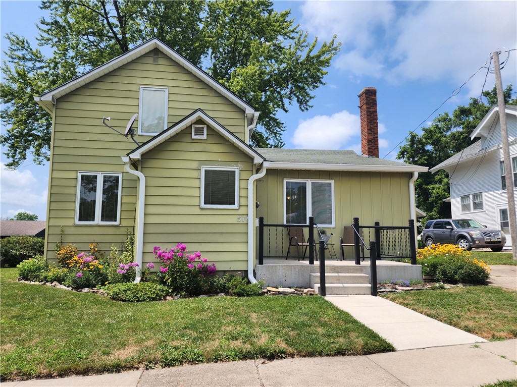 4th St, Knoxville, IA 50138