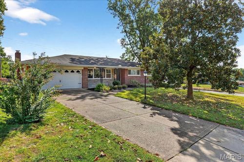 8948 Crest Oak Ln, Saint Louis, MO, 63126-1915 | Card Image