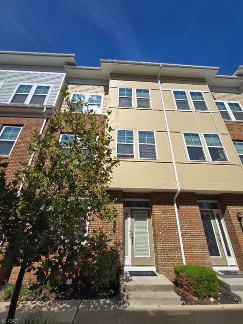 10 Bond St, North Brunswick, NJ, 08902-5035 | Card Image