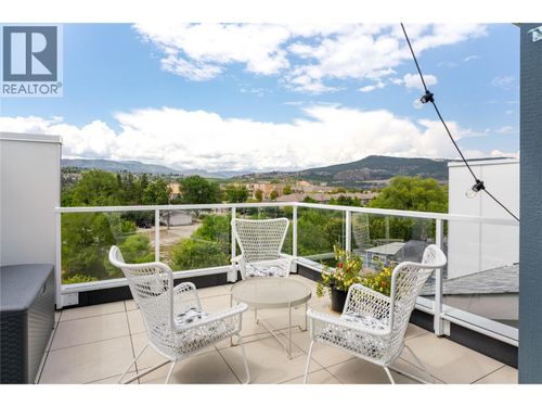 17-3719 Woodsdale Rd, Lake Country, BC, V4V1X2 | Card Image