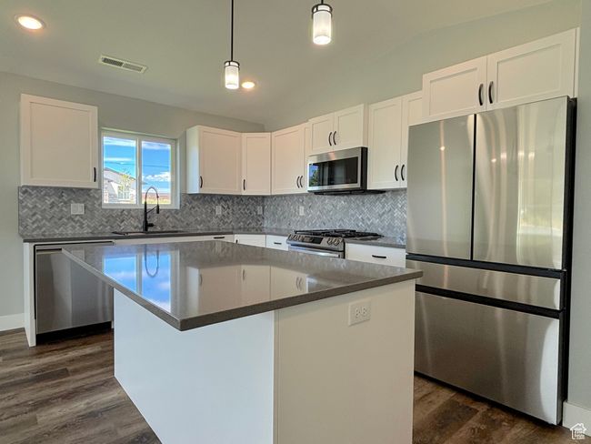 346 W 800 S, Home with 2 bedrooms, 2 bathrooms and 2 parking in Blanding UT | Image 4