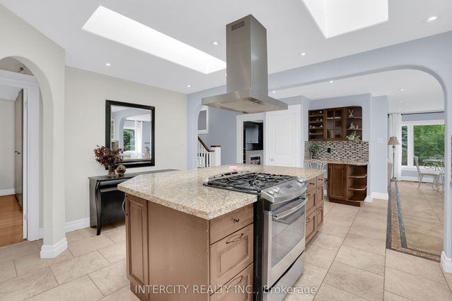 31 Archibald Rd, House other with 5 bedrooms, 5 bathrooms and 9 parking in King ON | Image 9