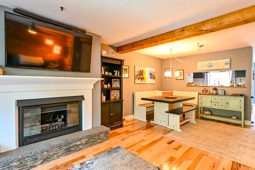 11 Surrey Run, Dover, NH, 03820-4441 | Card Image