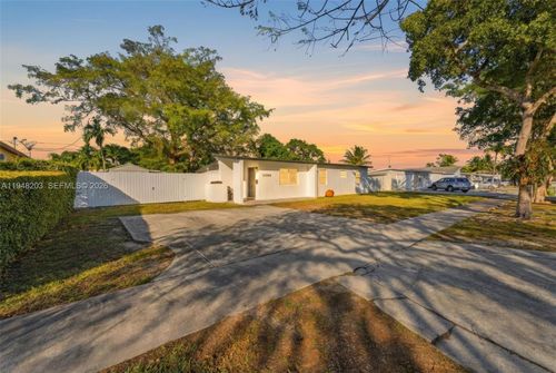 11065 Sw 52nd Dr, Miami, FL, 33165-6906 | Card Image