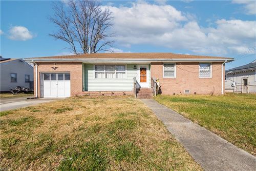 2044 Cherry Ln, Chesapeake, VA, 23323-5107 | Card Image