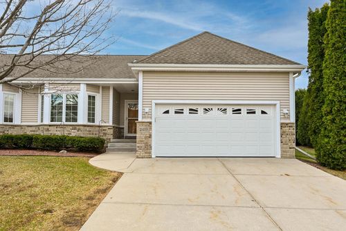 2409 Caribou Lane, Grafton, WI, 53024 | Card Image