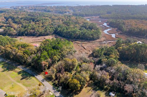 1021 Old Spanish Trl, Gautier, MS, 39553-6104 | Card Image