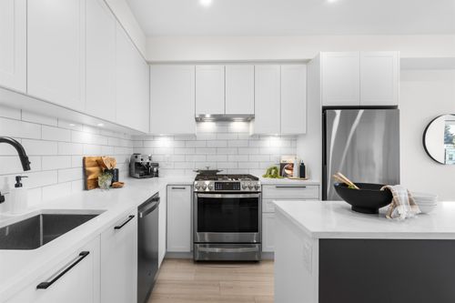 512-32174 George Ferguson Way, Abbotsford, BC, V2T0L3 | Card Image