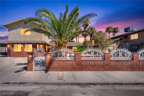 1322 Lucky St, Las Vegas, NV, 89104-5513 | Card Image
