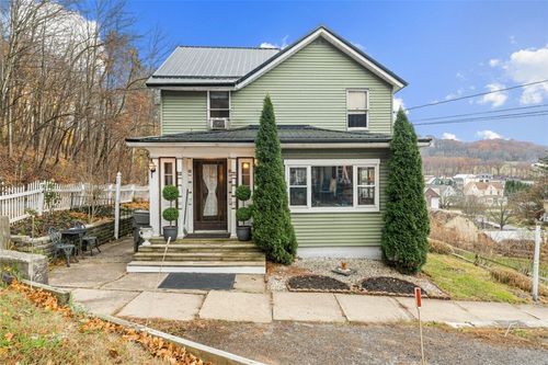 320 Elizabeth Ave, Evans City, PA, 16033-1019 | Card Image