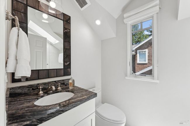 249 E Blithedale Avenue, Townhouse with 2 bedrooms, 3 bathrooms and 2 parking in Mill Valley CA | Image 24
