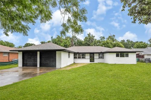 320 Burnett Dr, Baytown, TX, 77520-1345 | Card Image