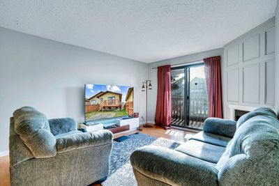 165 Castlebrook Way Ne, Home with 4 bedrooms, 2 bathrooms and 3 parking in Calgary AB | Image 2