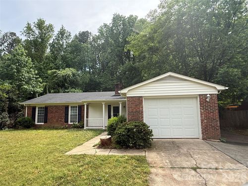 6341 Round Hill Rd, Charlotte, NC, 28211-6212 | Card Image