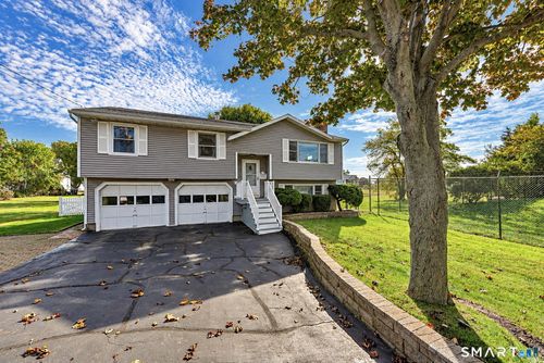 115 Oak Bluff Ave, Stratford, CT, 06615-7714 | Card Image
