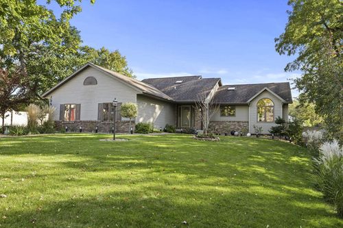 1395 Claudia Ave, La Crescent, MN, 55947-9713 | Card Image
