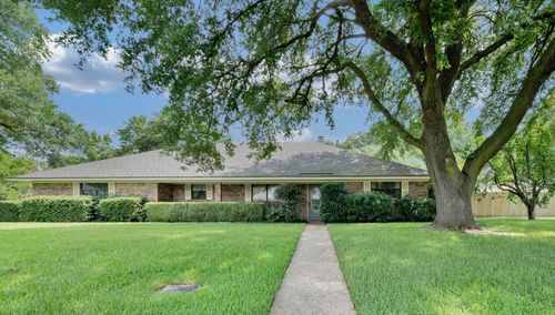 8044 Fernwood Cir, Haughton, LA, 71037-9300 | Card Image