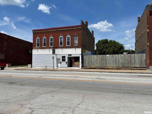 822 W 2nd St, Davenport, IA, 52802-1412 | Card Image