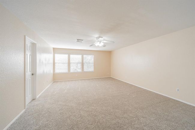 Super Large Primary w/ sitting room (or office)!! | Image 10