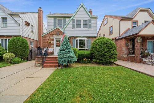 6033 69th Lane, New York, NY, 11378 | Card Image