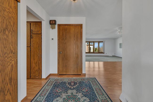Large Entry Foyer | Image 20