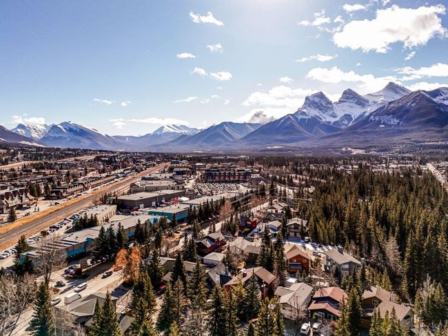 20 Pinewood Crescent, House other with 3 bedrooms, 1 bathrooms and 3 parking in Canmore AB | Image 43