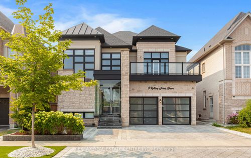 9 Rolling Acres Dr, Brampton, ON, L6X5P3 | Card Image