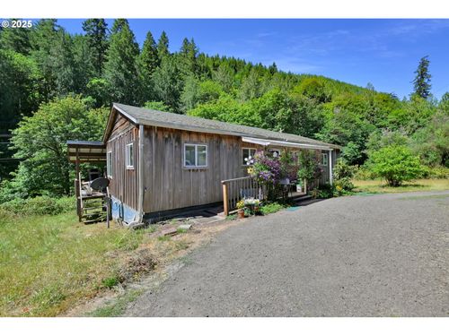 700 Upper Smith River Rd, Drain, OR, 97435-9787 | Card Image