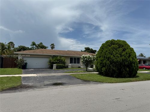 8121 Sw 205th St, Cutler Bay, FL, 33189-2618 | Card Image