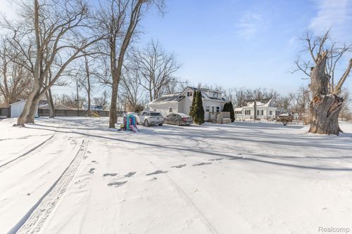 2751 Cloverdale Ave, Adrian, MI, 49221-3512 | Card Image