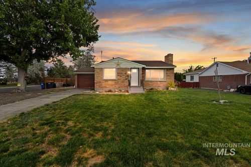 705 Grant Ave, Twin Falls, ID, 83301-4021 | Card Image