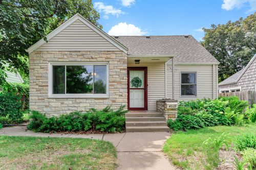 4539 Quail Ave N, Robbinsdale, MN, 55422-1134 | Card Image
