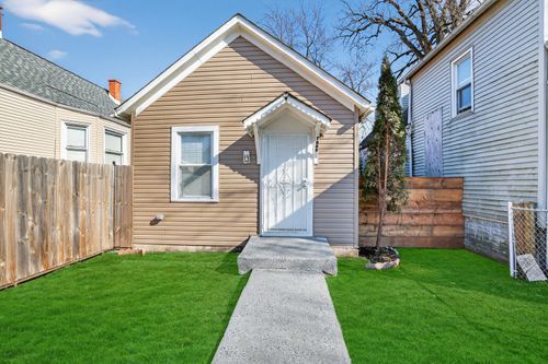 7535 S Saint Lawrence Ave, Chicago, IL, 60619-2211 | Card Image