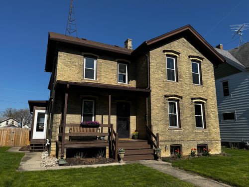 209 College Ave, Watertown, WI, 53094-4804 | Card Image