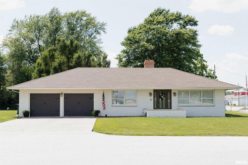 300 S 1st St, Camp Point, IL, 62320-1432 | Card Image