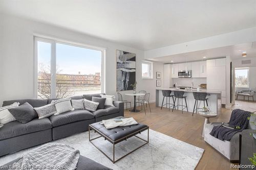 207-3730 4th St, Detroit, MI, 48201 | Card Image