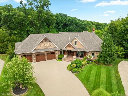 7995 Shady Stone St Nw, Massillon, OH, 44646-9212 | Card Image