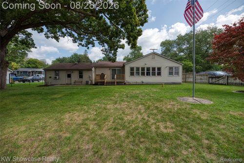 3519 Woodland Dr, Highland, MI, 48356-2366 | Card Image