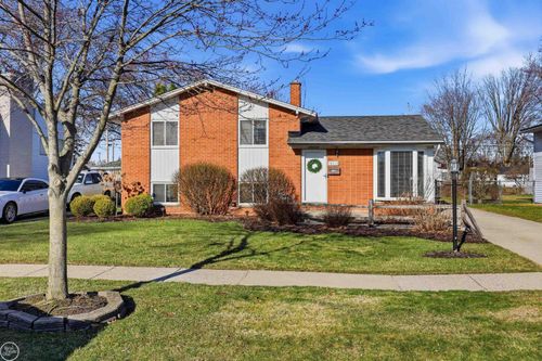 34215 Zimmer Dr, Sterling Heights, MI, 48310-6065 | Card Image