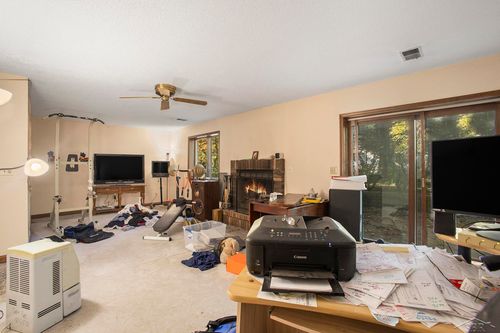 17501 W Spring Lake Rd, Spring Lake, MI, 49456-1451 | Card Image