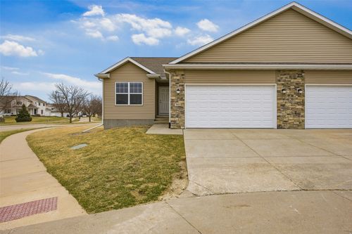 7003 Waterview Drive Sw, Cedar Rapids, IA, 52404 | Card Image