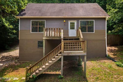 230 Dotson Creek Rd, Washburn, TN, 37888-1719 | Card Image