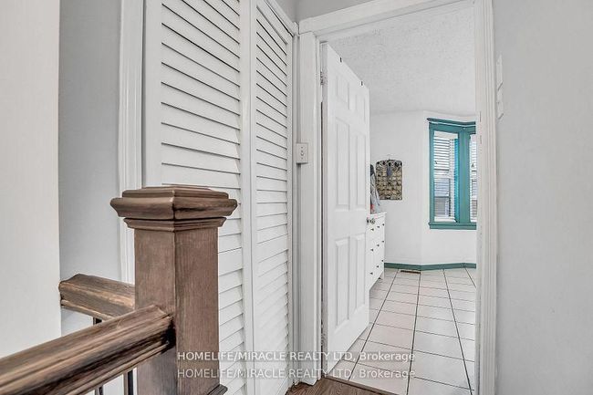 212 Symington Ave, House other with 5 bedrooms, 3 bathrooms and 1 parking in Toronto ON | Image 20