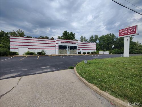 11501 New Halls Ferry Rd, Florissant, MO, 63033-7033 | Card Image
