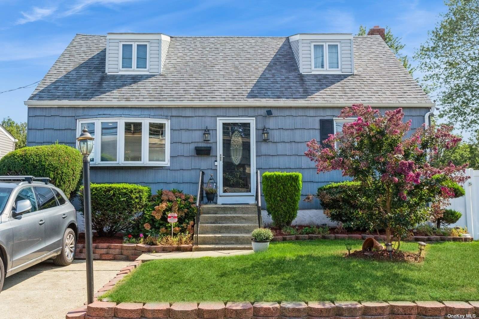 Hoffman Ave, Lindenhurst, NY 11757