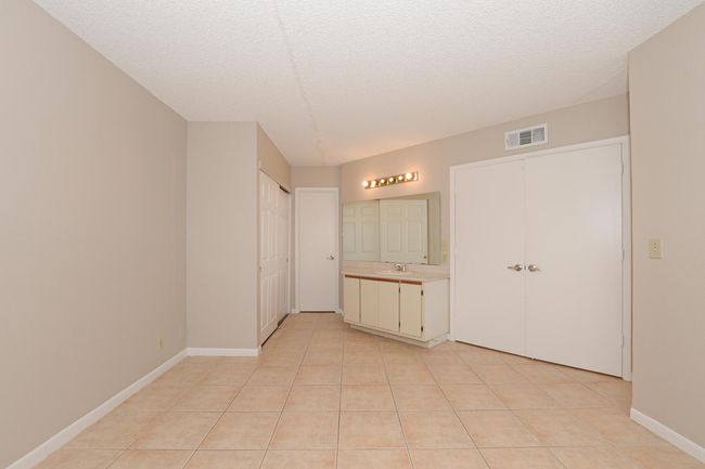103 - 1540 Se Royal Green Cir, Condo with 2 bedrooms, 2 bathrooms and null parking in Port St. Lucie FL | Image 11